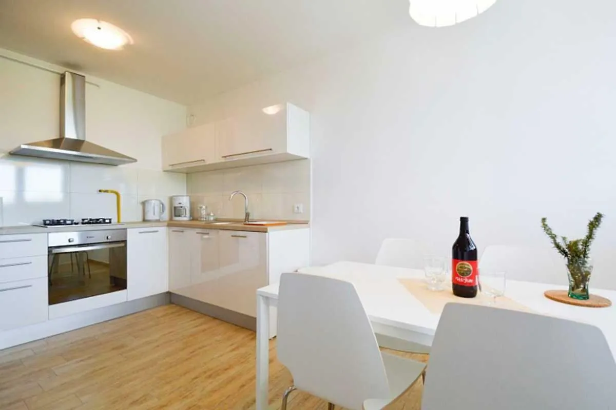 Leut Apartment, 3Min Beach, 15Min Center Pula